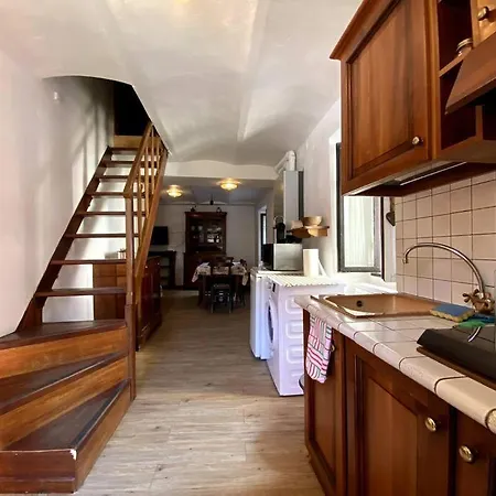 Threehouse - Centro Storico Limone Apartment *
